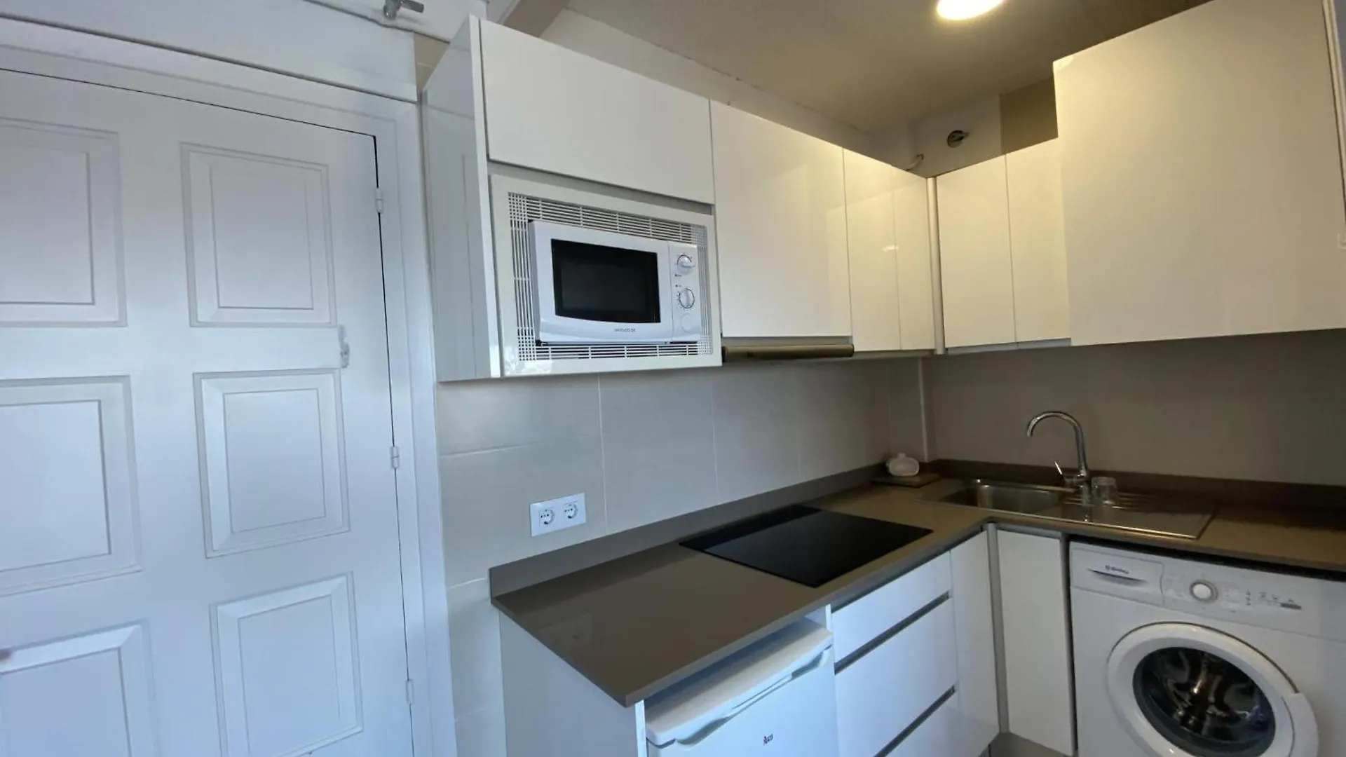 21107 Sea View Apartment L'Escala Spain